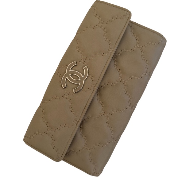 Chanel wallet - Picture 1 of 2